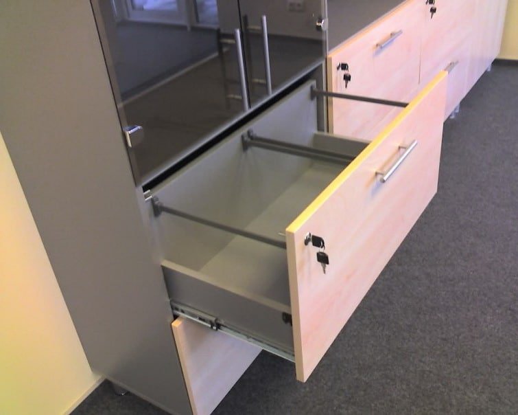 Офисные столы премиум класса