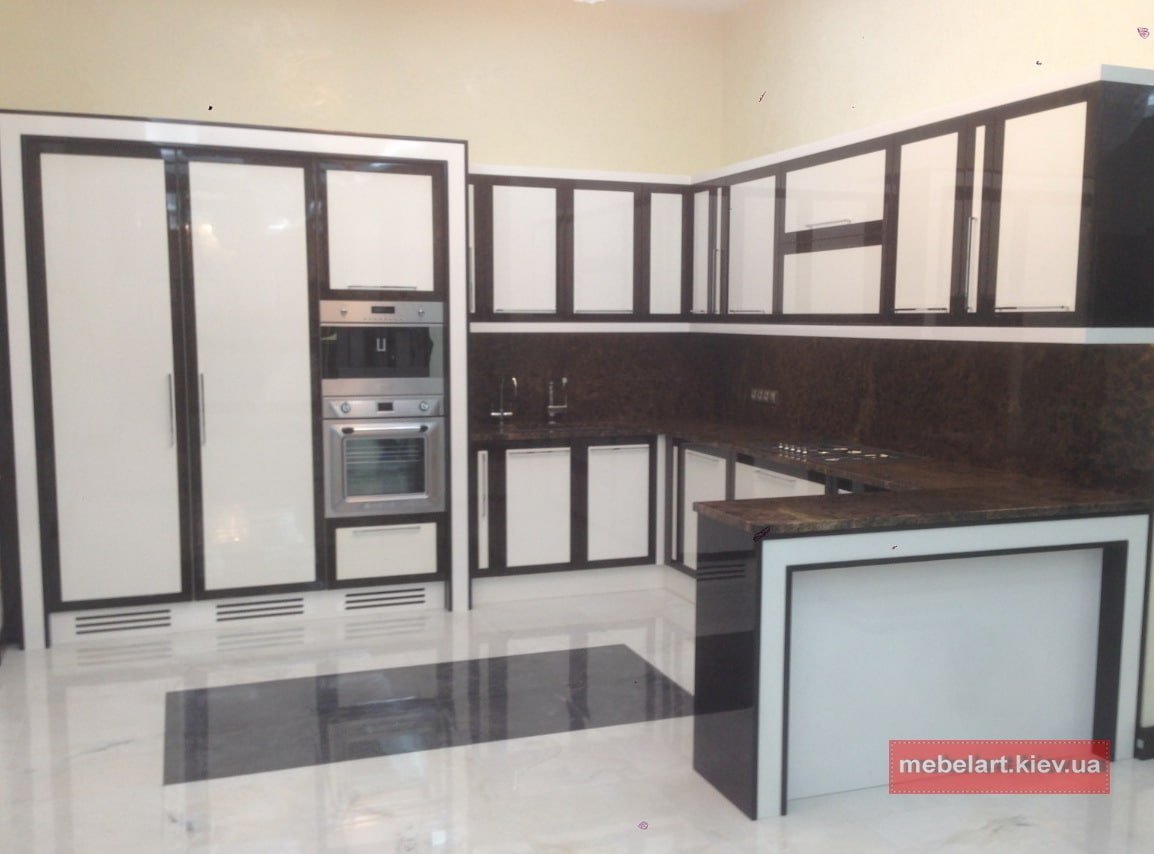 Кухонный гарнитур под дерево