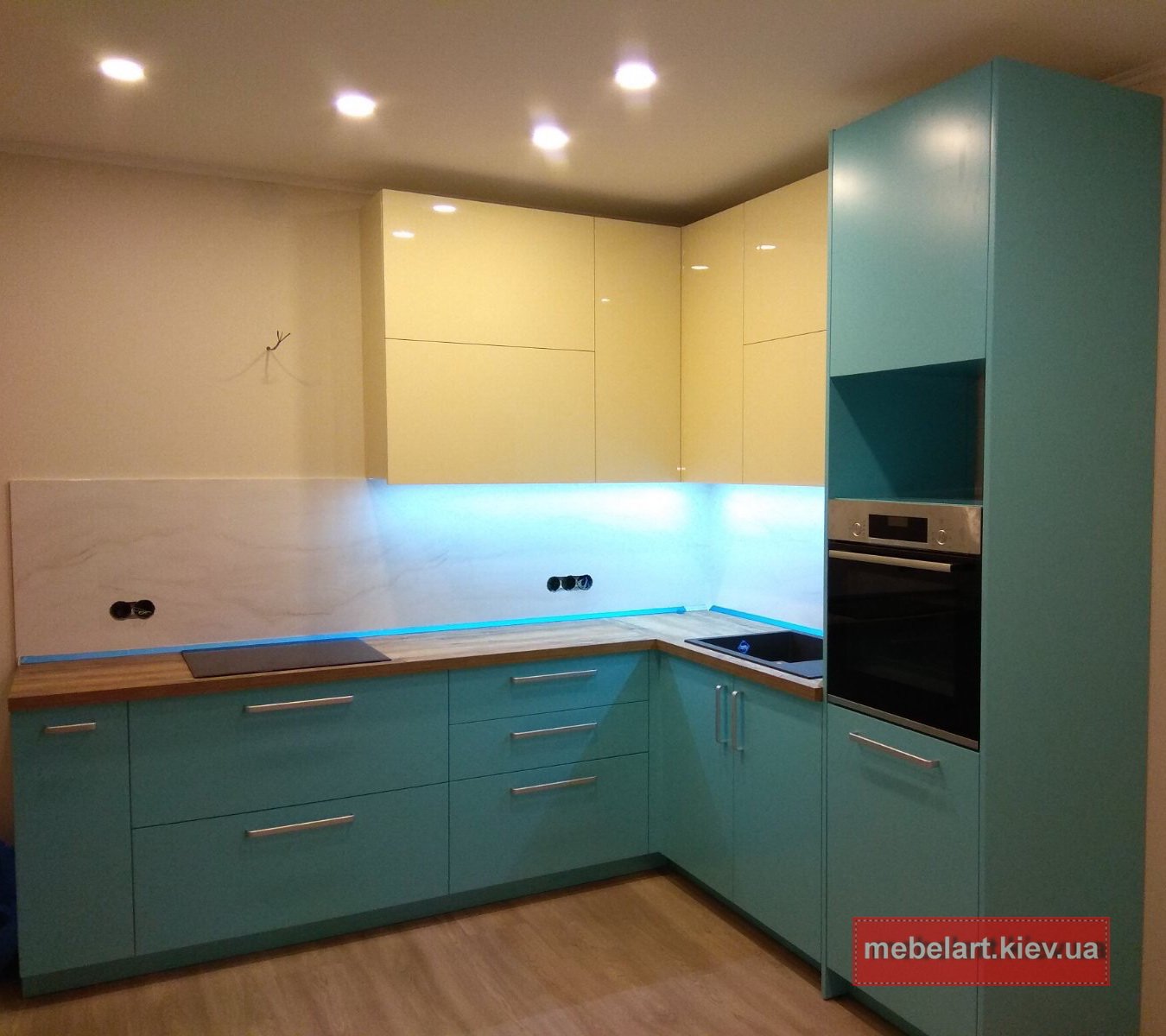 Угловая мебель на кухню