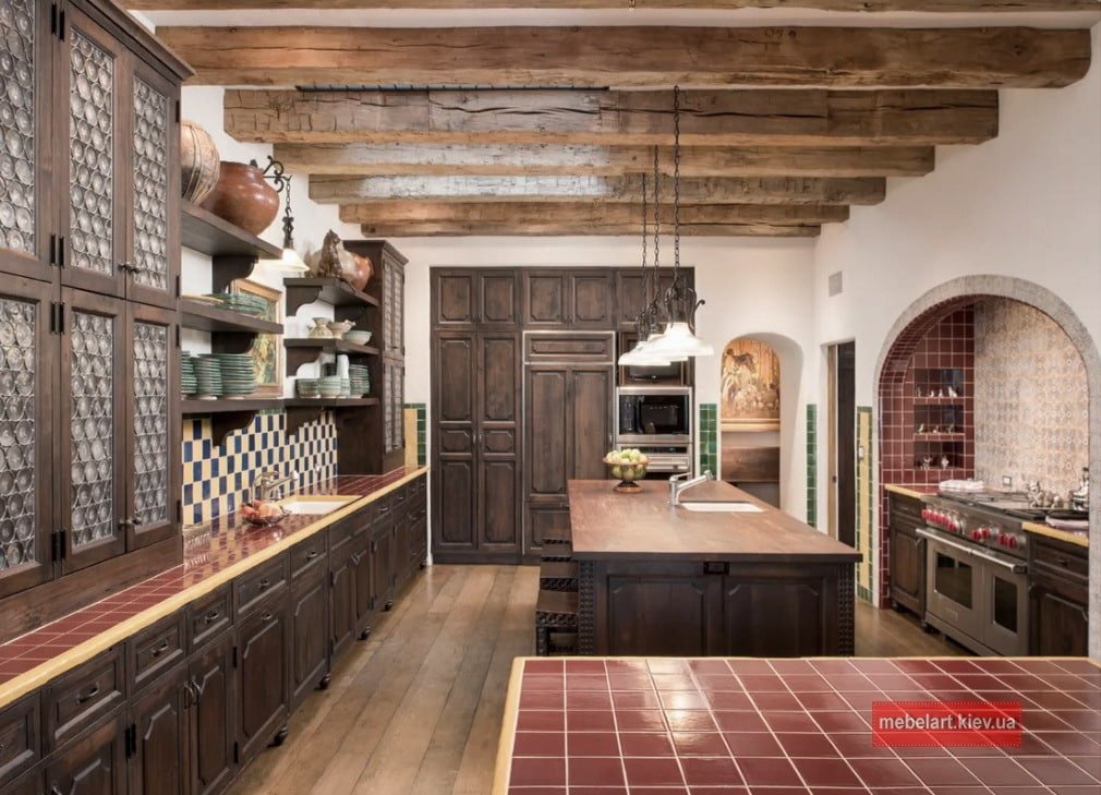 дизайн кухни в старом деревянном доме